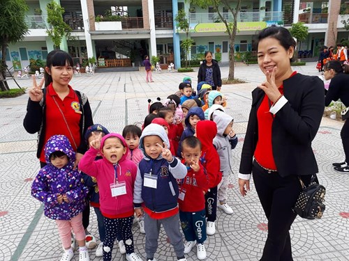 Thứ 3 ngày 21/11/2017, các bé trường mầm non Đô thị Việt Hưng nói chung và các con mẫu giáo bé C5 nói riêng đã có một buổi tham quan trải nghiệm thực tế vô cùng ý nghĩa và vui vẻ tại khu vui chơi ERAHOUSE - cơ sở 3.